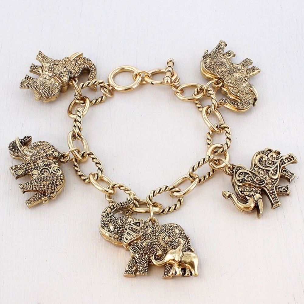 🆕Elephant Charm Toggle Bracelet